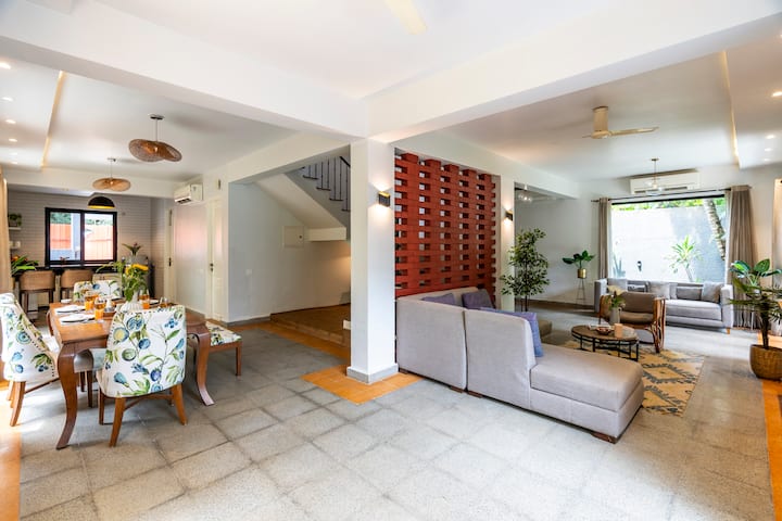 Living room image 2