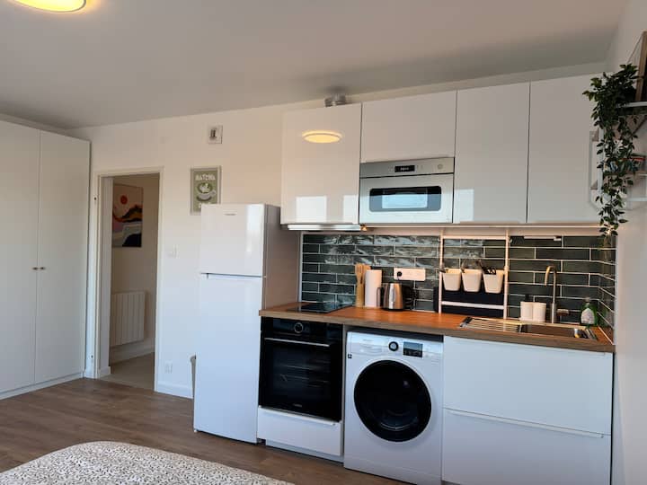 Studio Rénové Avec Balcon, Parking Et Ascenseur - Thionville