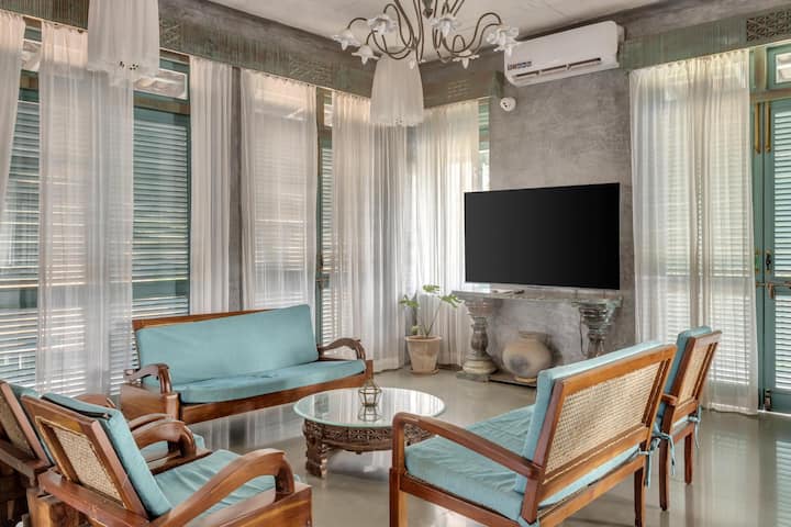 Living room image 9