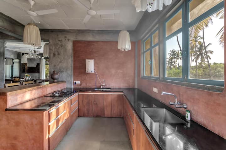 Full kitchen image 1