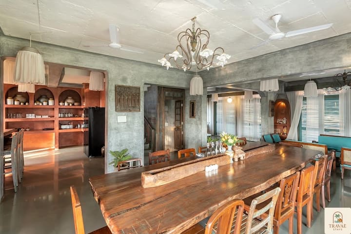 Dining area image 2