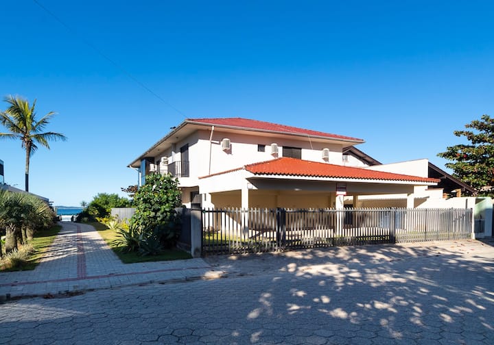 Você E Sua Família Na Beira-mar De Mariscal! - Bombinhas