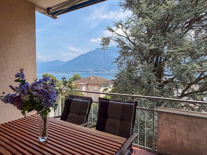 Lake & Mountain View Pool Modern Balcony Apt - Minusio
