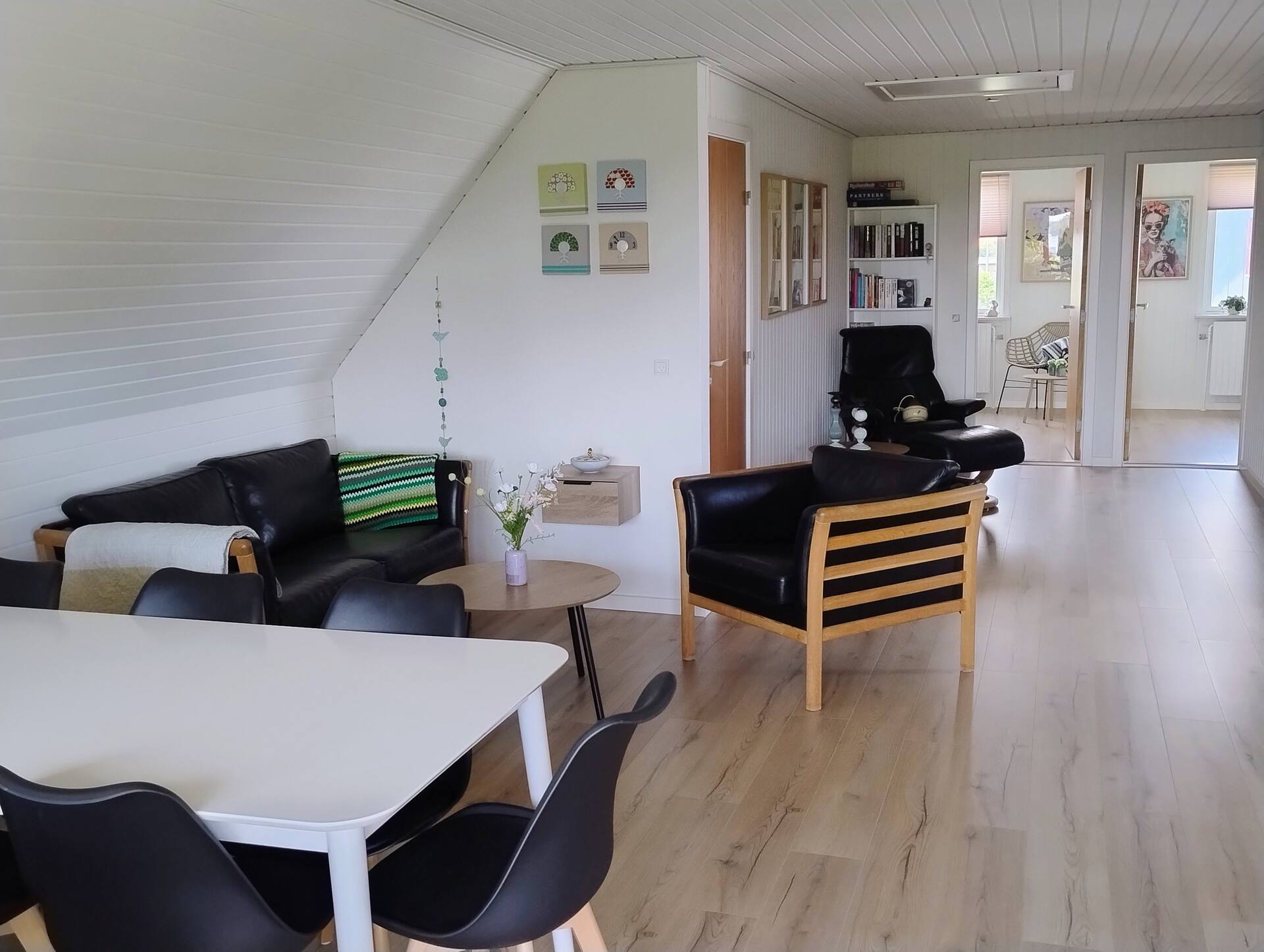 1st-floor apartment with a large balcony