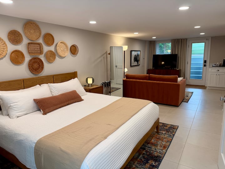 Capitol Hill Apt With King Bed Near H Street - Washington, D.C.
