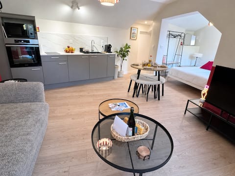 Popular Airbnb listing: Le Cocon - Sauna - Duplex & Private Parking in Caen