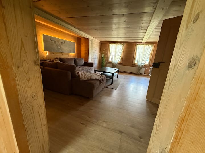 Gemütliche 3 Zimmer Wohnung Mit Balkon - Zweisimmen
