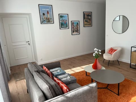 Popular Airbnb listing: The charm of the Directoire, the comfort of 2026 in Quimper