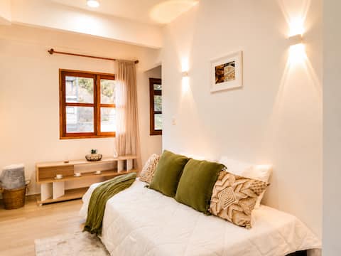 Successful Airbnb property: El Retiro Apartment | Balcony, Coffee and Wine in El Retiro