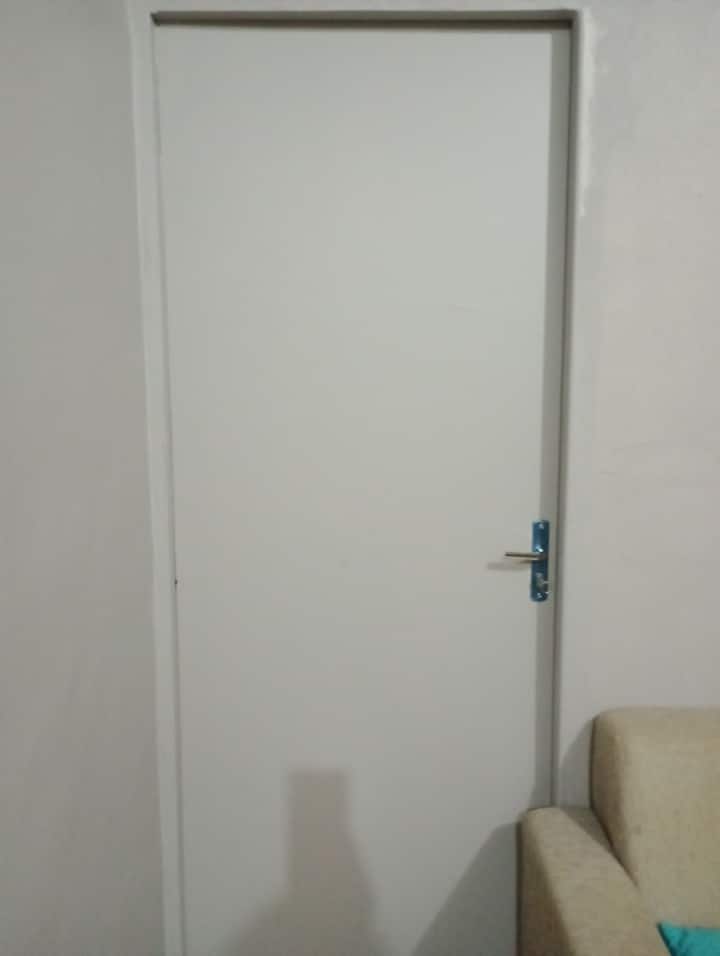 Mlango wa chumba cha kulala 