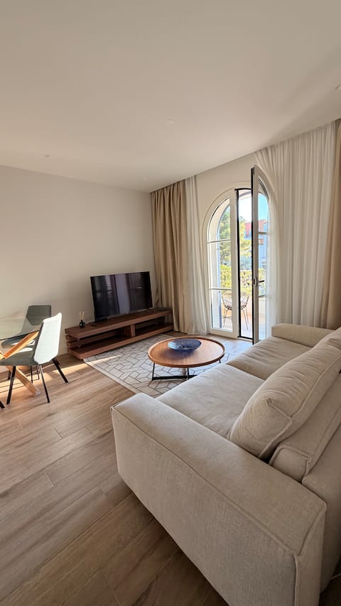 Successful Airbnb property: Lustica Centrale Piazza in Radovići