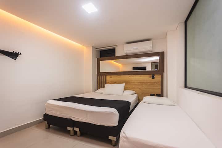 Habitación Para 3 Personas En Bello - Bello, Colombia