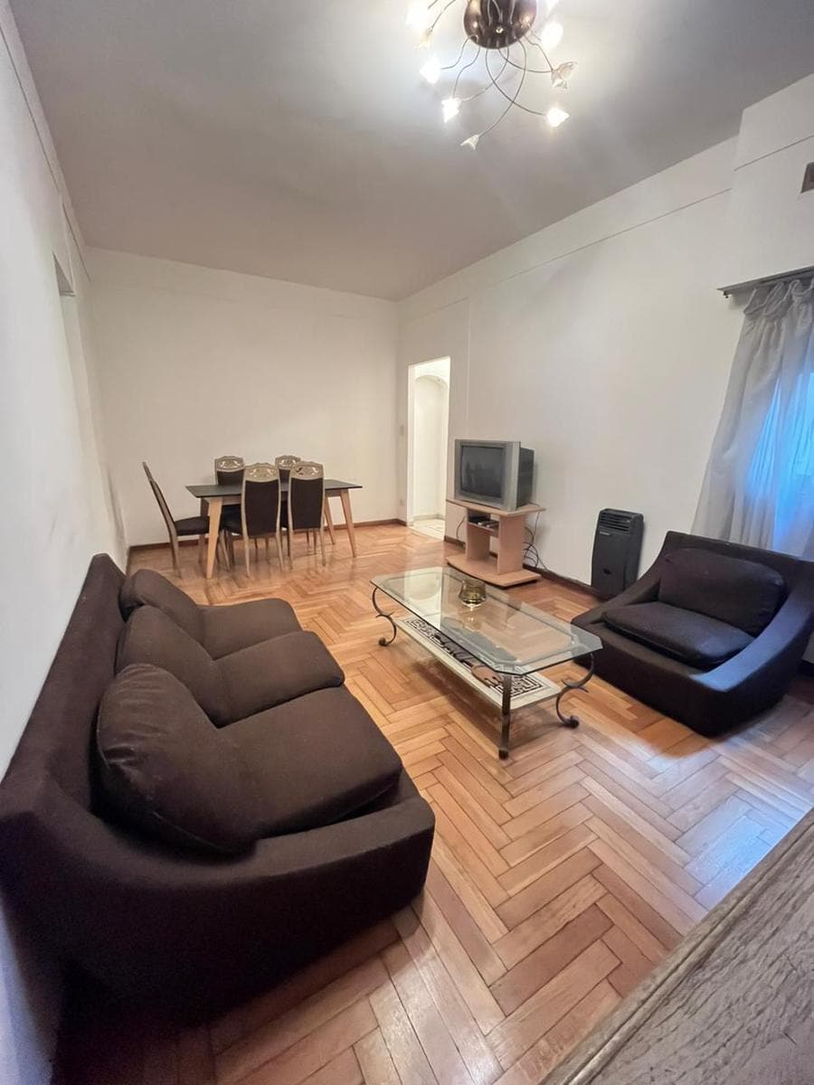 Departamento en 1er piso con balcón