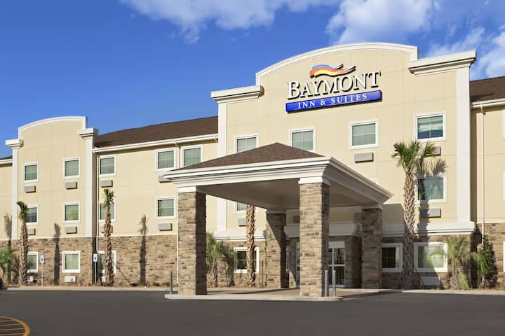 Baymont Odessa | Queen Suite | Near Utpb - Odessa, TX