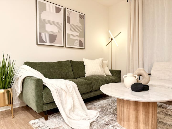 Brand New Luxury 2b2b In Prime Walkable Location - Irvine, CA