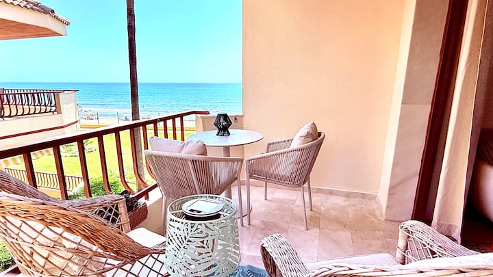 Stylish Beachfront Studio - Pool, Tennis & Padel - La Cala de Mijas