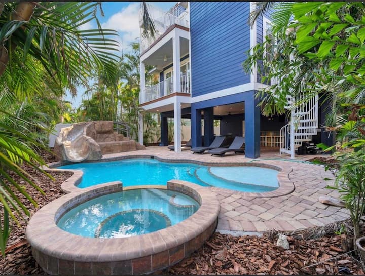 Just Beachy~views~waterslide~heated Pool~spa - Holmes Beach, FL