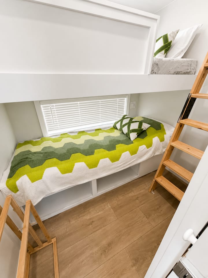 3 twin bed