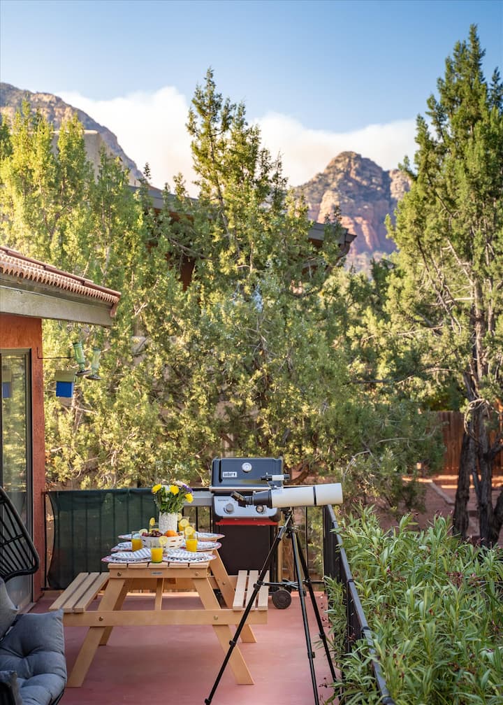 Game Room, Golf, Fire Pit, Grill, Views. Sleeps 10 - Sedona, AZ