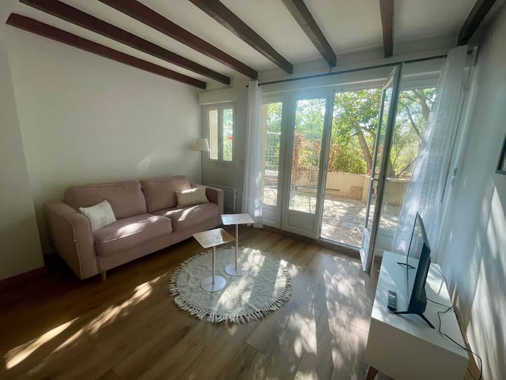 Spatieux Et Lumineux Studio Avec Terrasse Au Calme - Aix-en-Provence