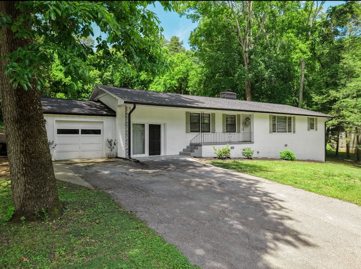 The Weekend House - Knoxville