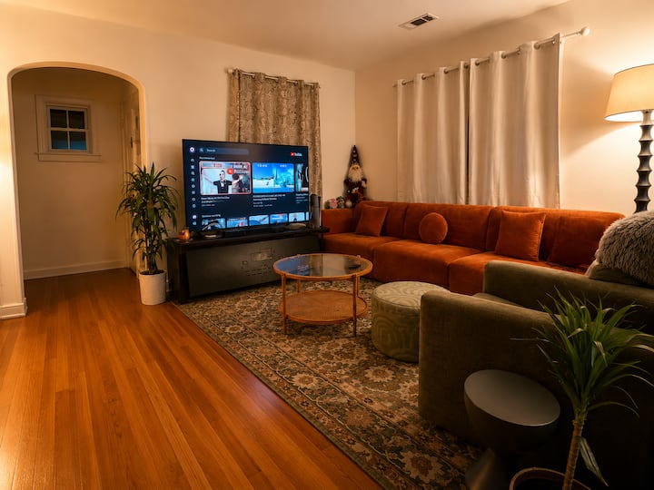 Cozy House With Spacious Yard - Fresno, CA