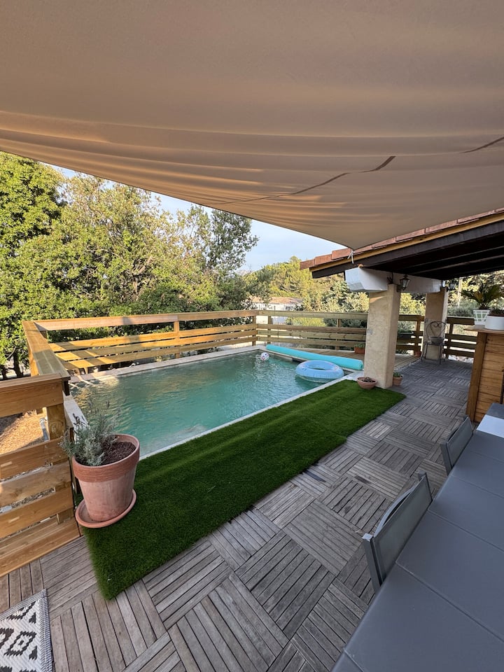 Maison De Type 4 Avec Piscine Et Jacuzzi Au Calme - Nans-les-Pins