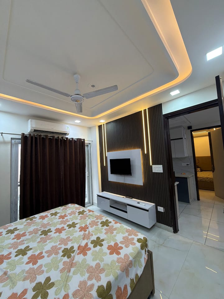 Luxury Flat | Aakash Hospital, Sec-3, Dwarka - Delhi