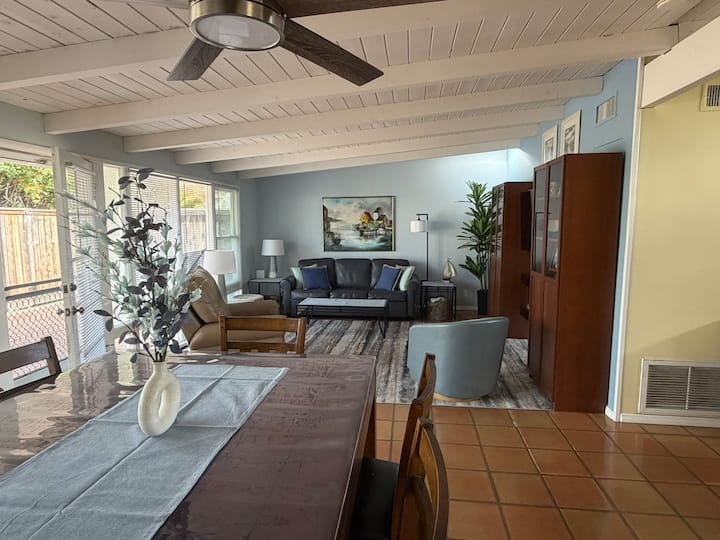 Charming Cottage •Steps To Sand •Large Patio •A/c - Ventura