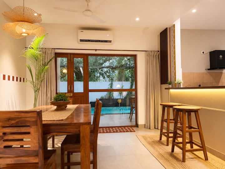 Dining area image 4