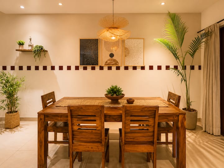 Dining area image 3