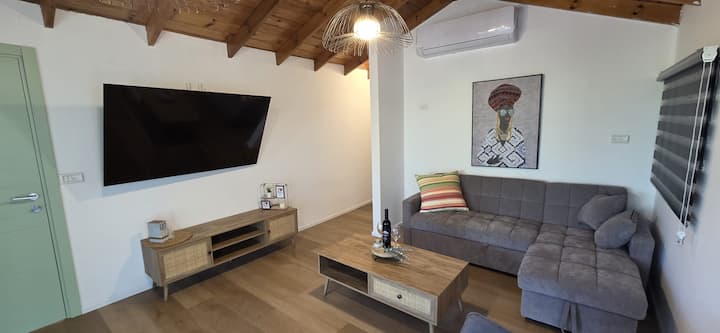 Sala de estar con sofá
Hay una opción para agregar colchones para dormir