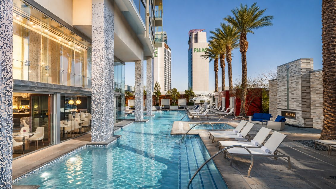 Palms Place Spa Suite