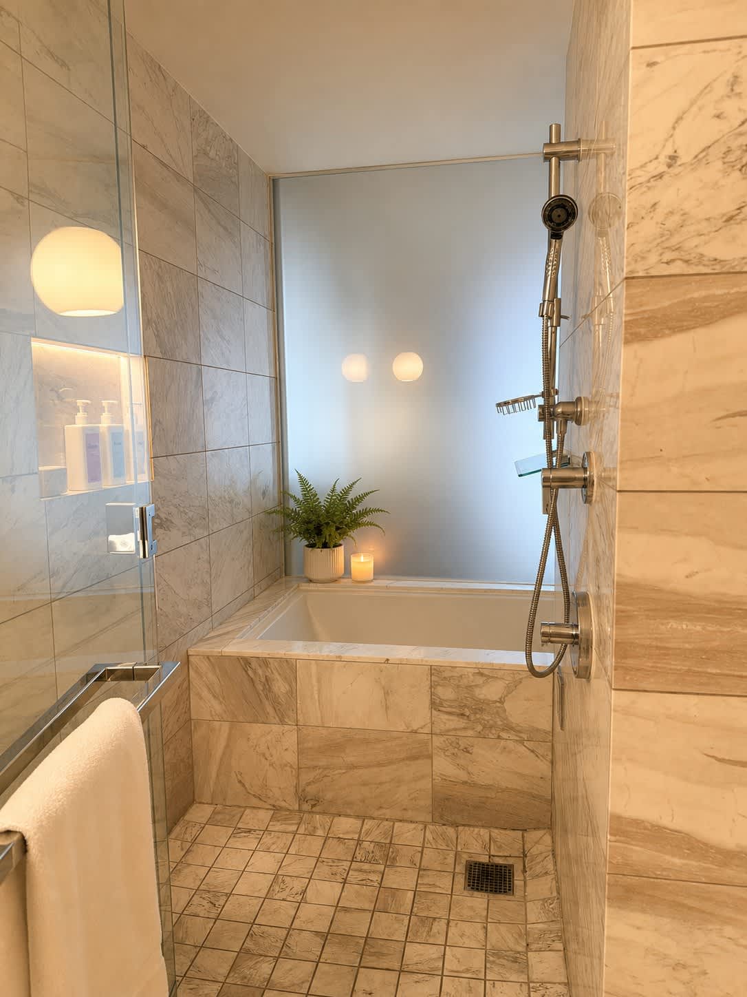 Palms Place Spa Suite
