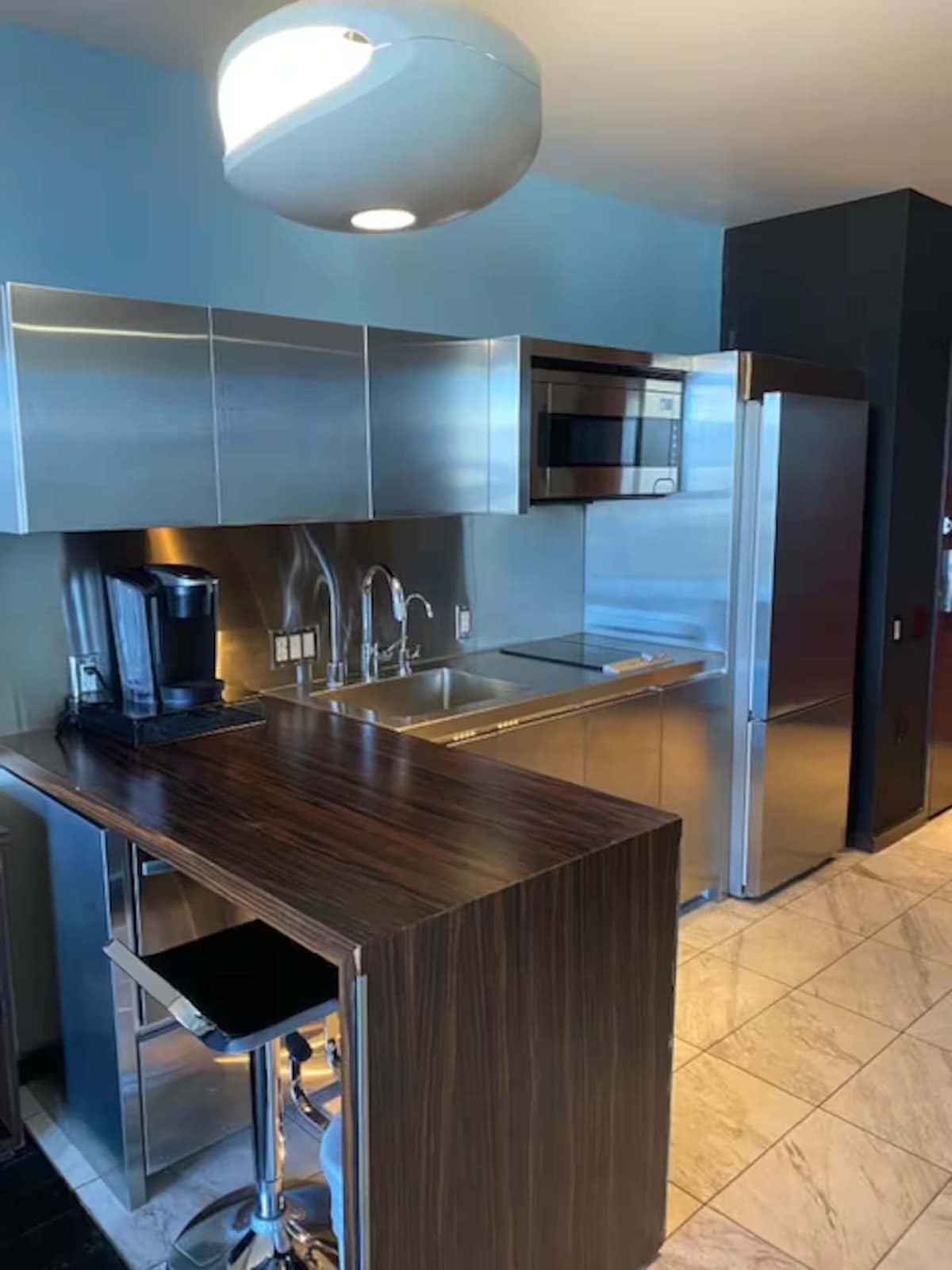 Palms Place Spa Suite