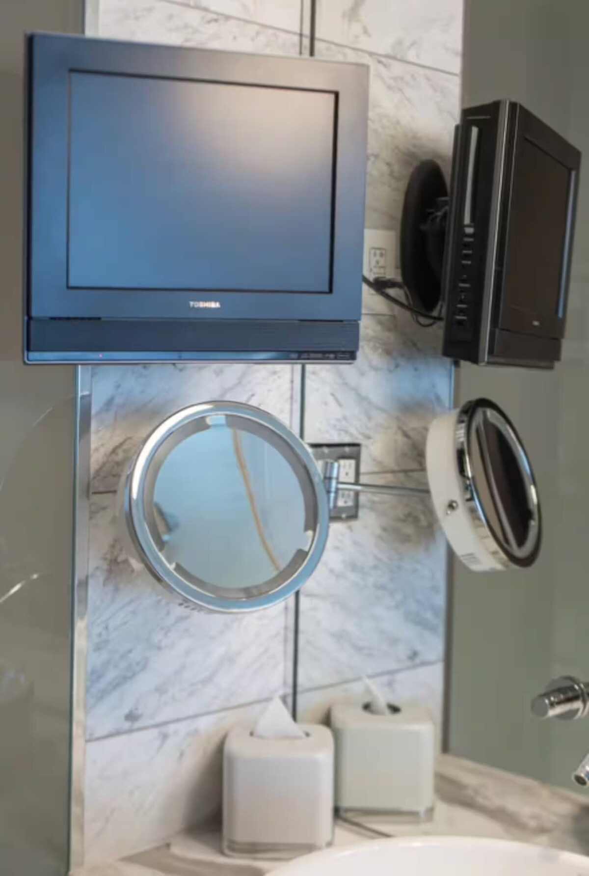 Palms Place Spa Suite