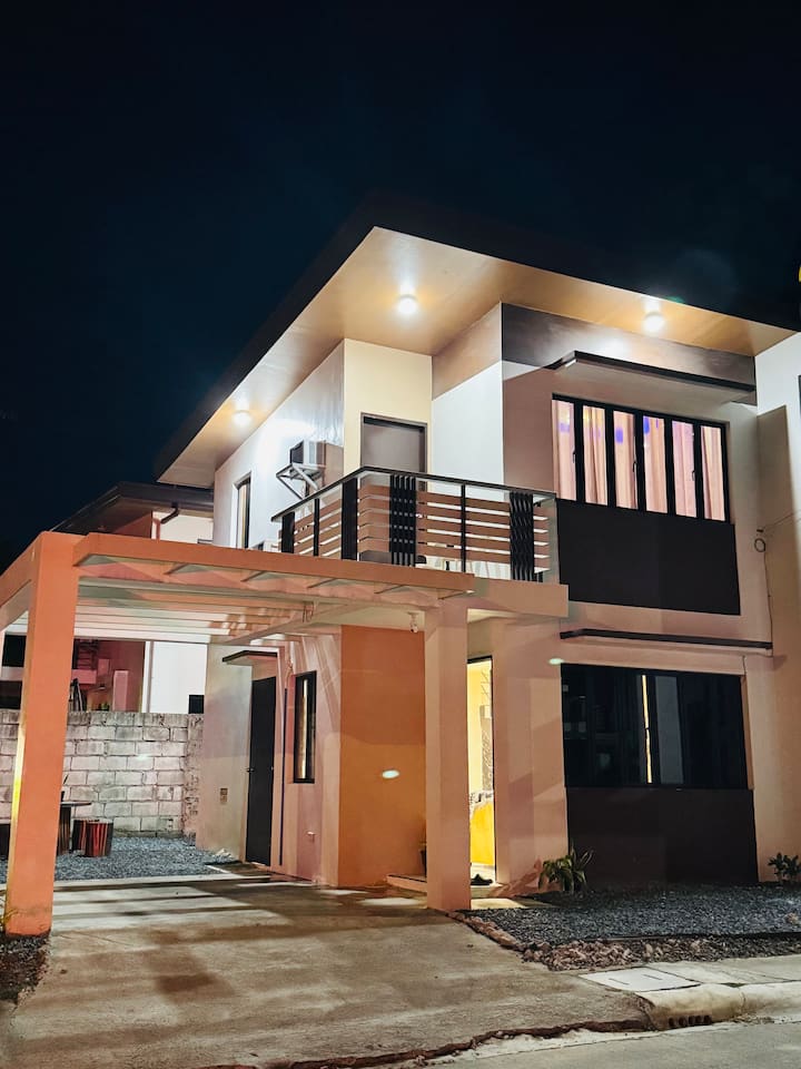 Kais Crib Airbnb W/balconypoolgym In Dasma - Dasmariñas