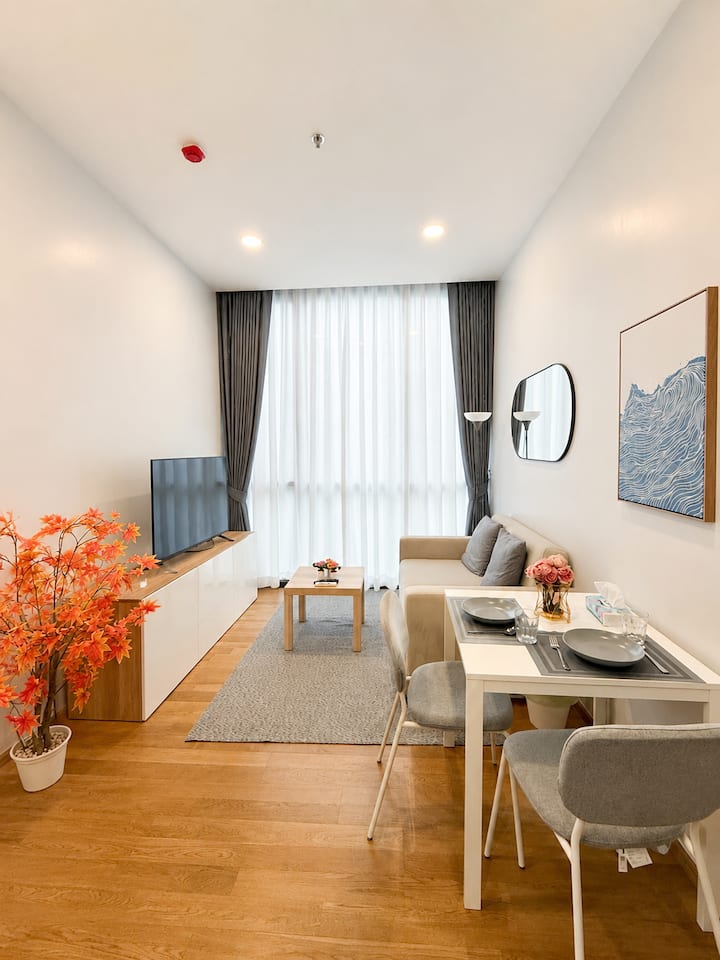 Luxury 1br Near Paragon & Ctw | Private & Stunning - Dusit District