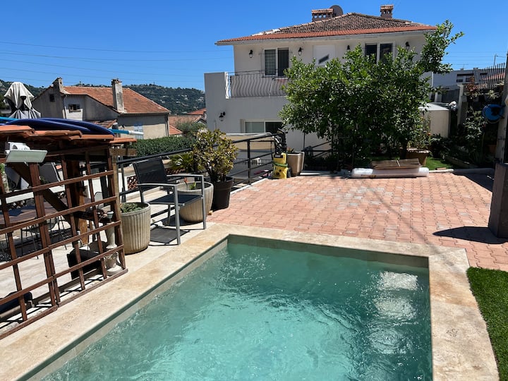 Maison De Charme Avec Terrasse Et Petite Piscine - Cannes