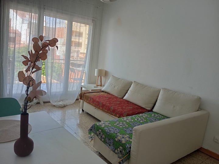 Family Home W Sunny Terrace / 4' Walk To The Beach - Malgrat de Mar