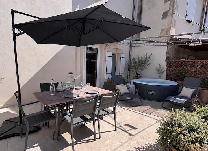 Maison Provençale Au Centre Du Village - Mouriès