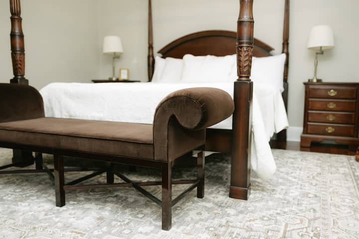 The Canterbury Suite At The Belvedere Estate - Saugatuck, MI