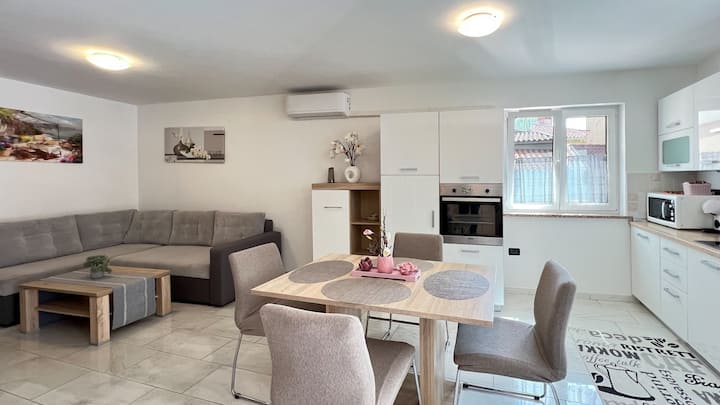 One-bedroom Apartment With Terrace - Matu1 - Portorose
