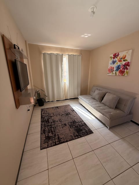 Top Airbnb: Spacious apartment close to the mall and the bus station em Montes Claros