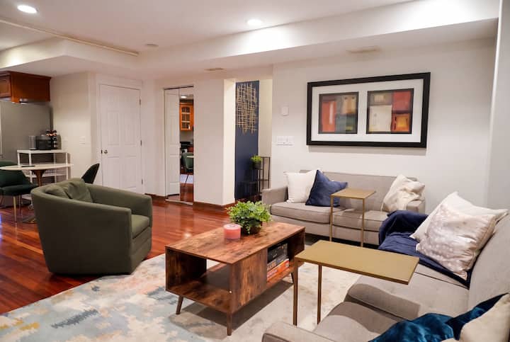 Sleeps 6 | Spacious 2br | Walk To Dining & Transit - Evanston