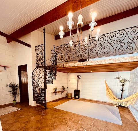 Top performing Airbnb: Igaratá Getaway: Mountain View and Pool in Igaratá