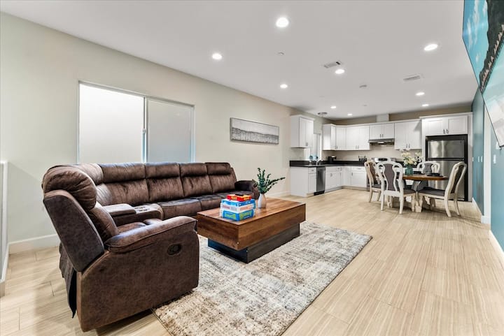 Minutes From Disneyland 3br Family Retreat - Anaheim, CA