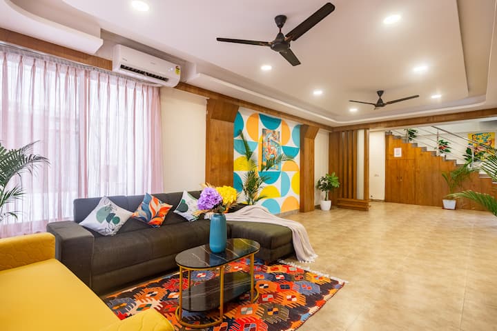 Living room image 3