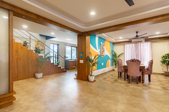Living room image 6