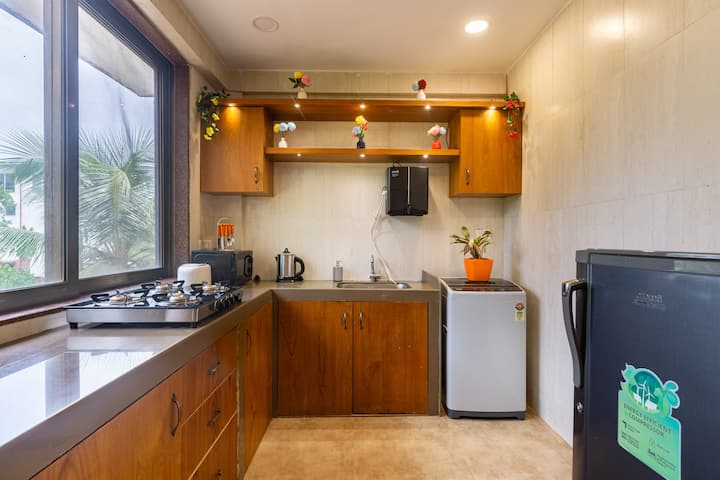 Full kitchen image 1
